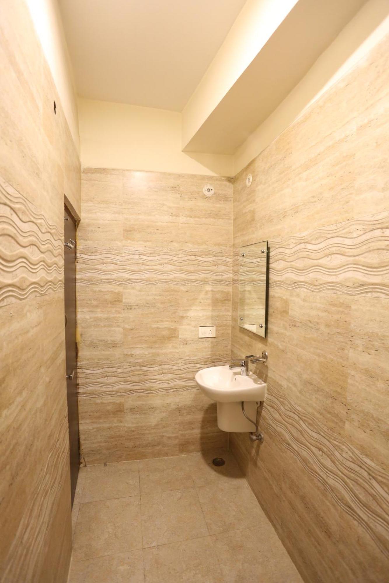 Airport Hotel Kiara - New Delhi Airport Exterior foto