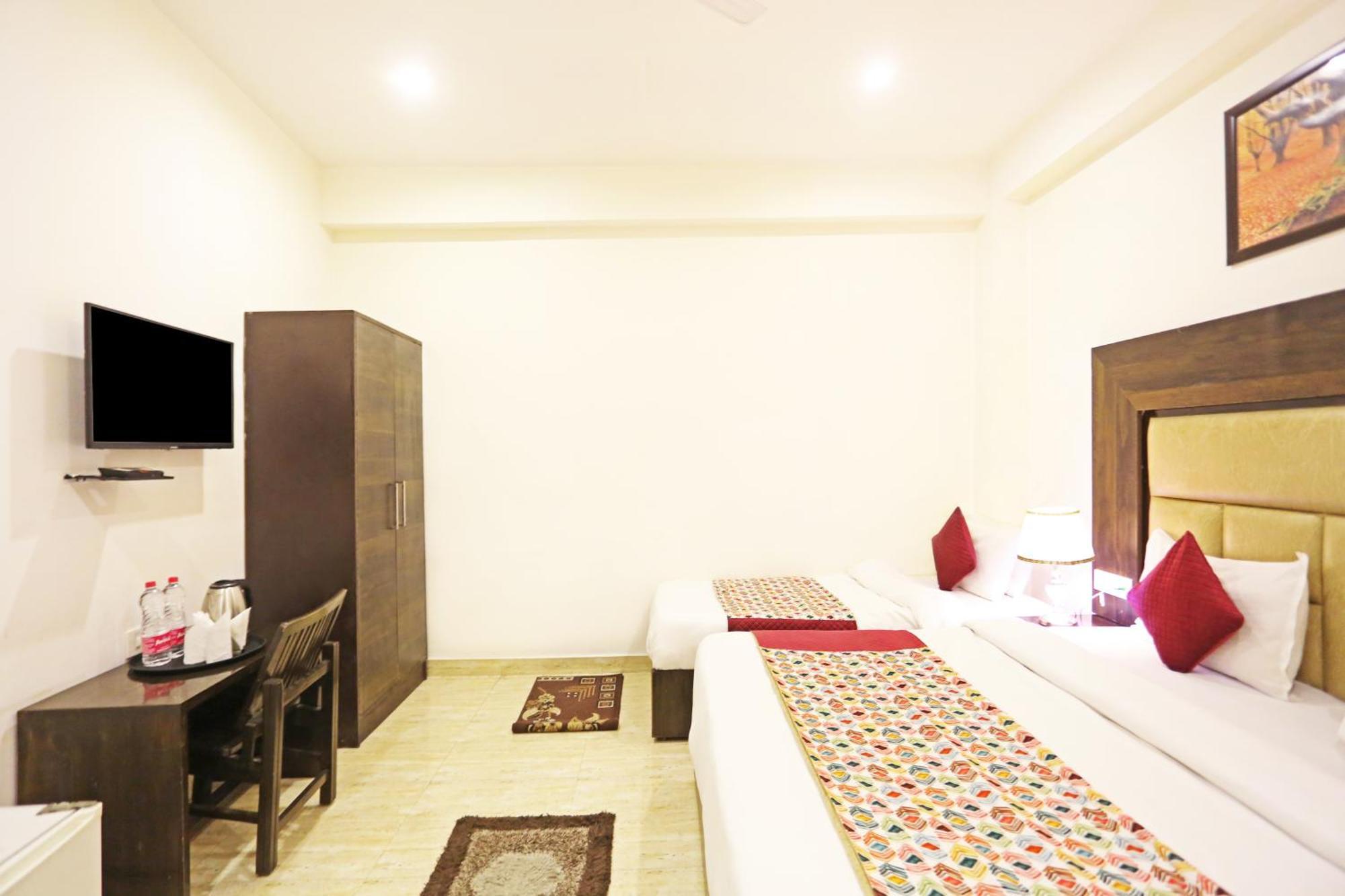 Airport Hotel Kiara - New Delhi Airport Exterior foto