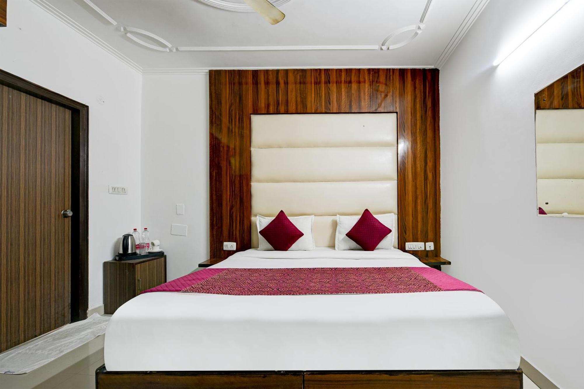 Airport Hotel Kiara - New Delhi Airport Exterior foto